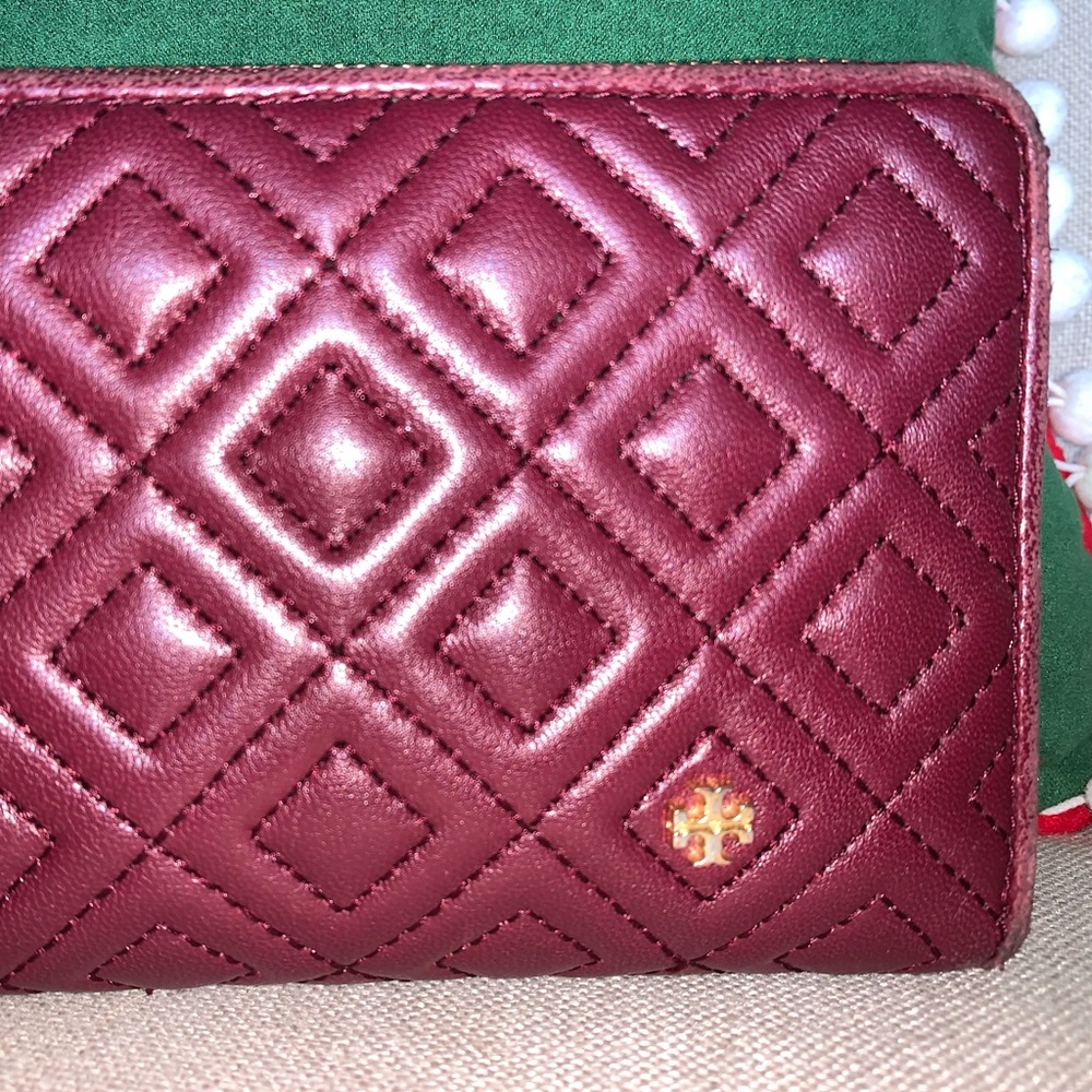 HP🎉 TORY BURCH Fleming Zip Continental Leather Wallet - Picture 2 of 8